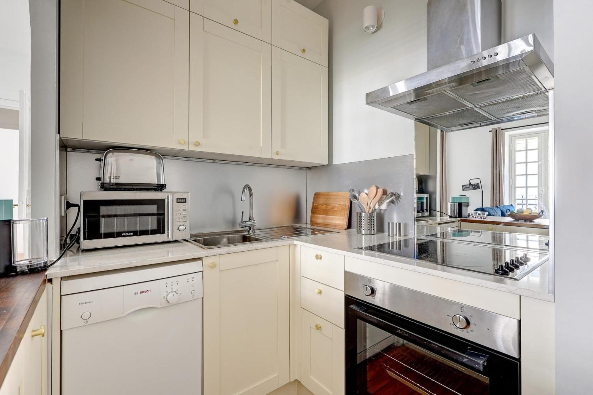 Champs-Elysees - 2Br With Balcony - Cityapartmentstay Paris Exterior photo